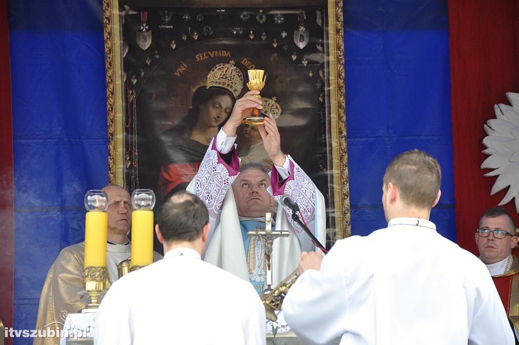 Uroczysta Msza św. za Ojczyznę na szubińskim Rynku