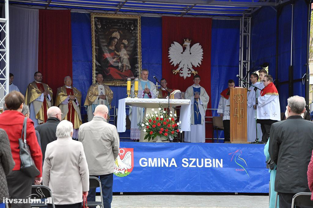 Uroczysta Msza św. za Ojczyznę na szubińskim Rynku