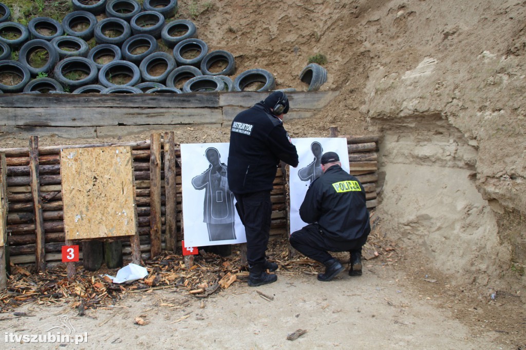 Nakielscy policjanci doskonalili umiejętności strzeleckie
