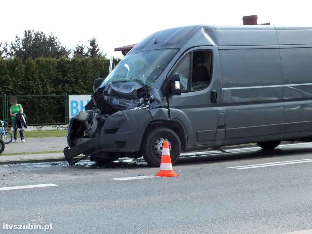 Kolizja dwóch dostawczaków w Zamościu