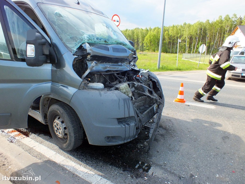 Kolizja dwóch dostawczaków w Zamościu