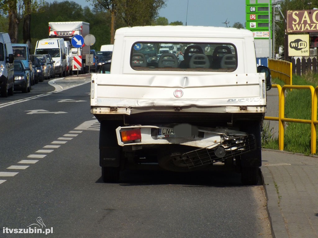 Kolizja dwóch dostawczaków w Zamościu