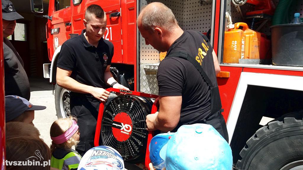 Przedszkolaki z wizytą u strażaków z OSP Szubin