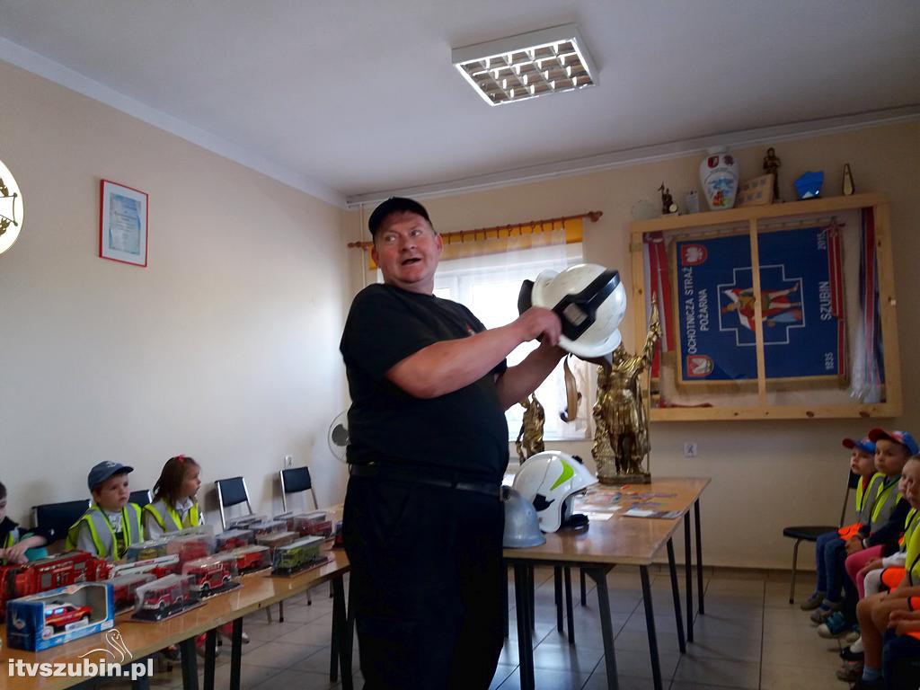 Przedszkolaki z wizytą u strażaków z OSP Szubin