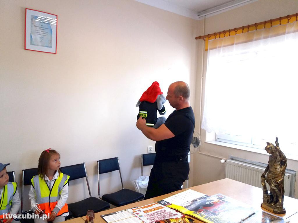 Przedszkolaki z wizytą u strażaków z OSP Szubin