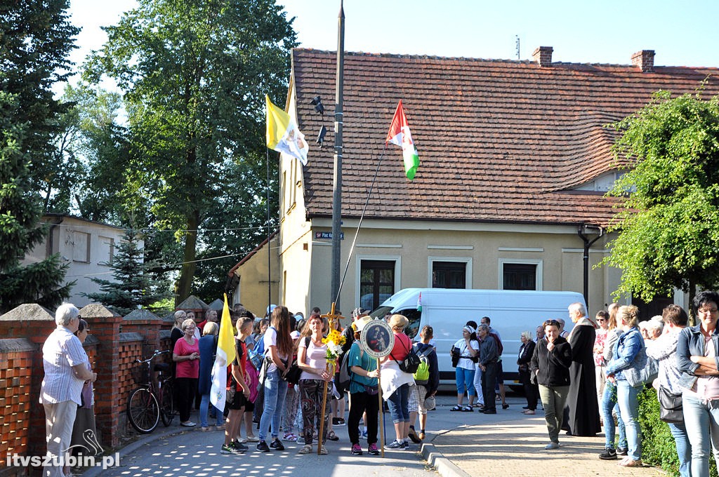 Wyruszyli na pątniczy szlak