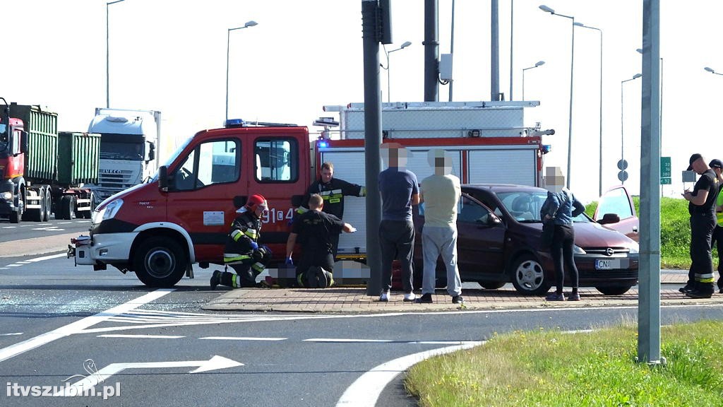 Zderzenie samochodów na krajowej 10