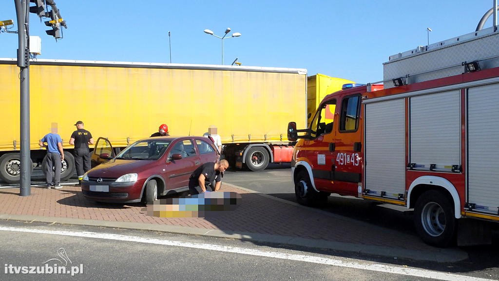 Zderzenie samochodów na krajowej 10
