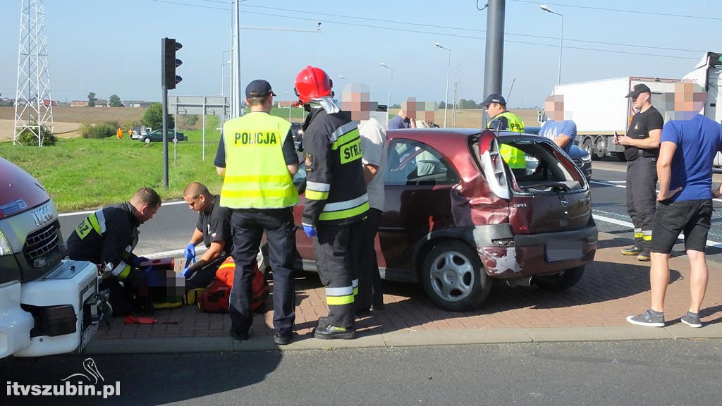 Zderzenie samochodów na krajowej 10