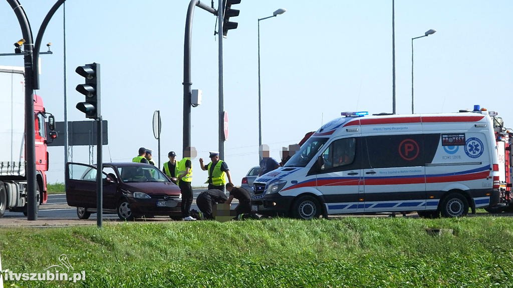 Zderzenie samochodów na krajowej 10