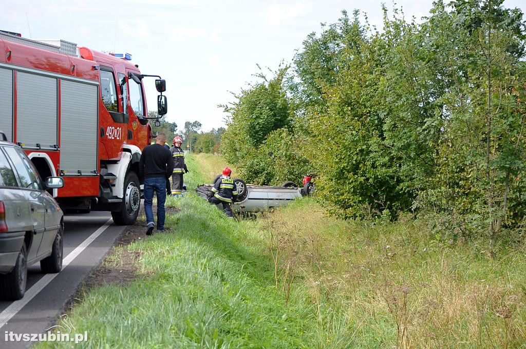 Kolizja dwóch osobówek w Pińsku