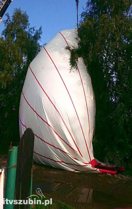 Balon wylądował w ogródki na jednej z posesji w Szubinie
