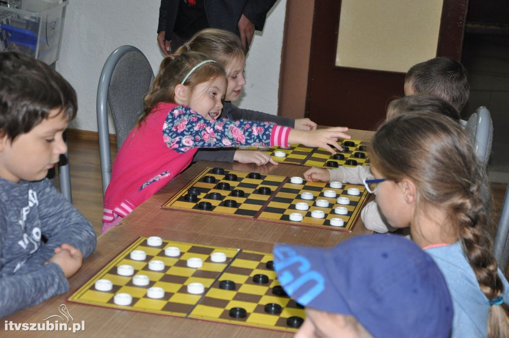 Warcaby i szachy dla dzieci w SDK