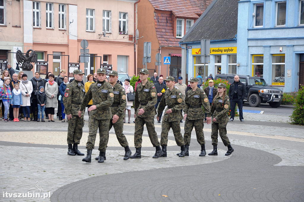 Uroczystość ślubowania i przysięgę uczniów klasy wojskowej I TL