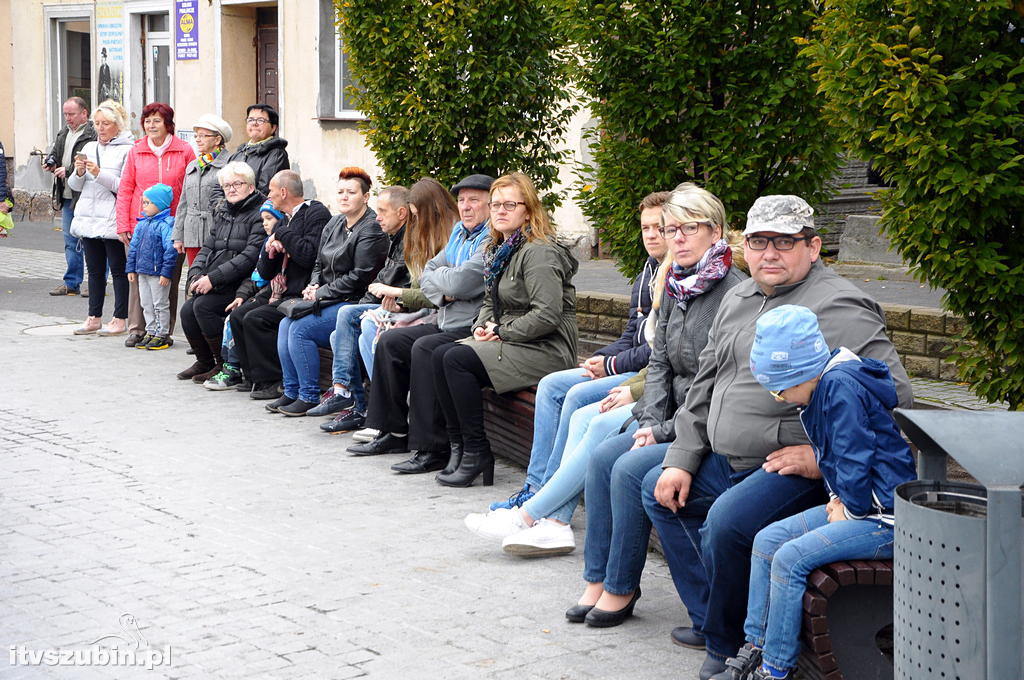 Uroczystość ślubowania i przysięgę uczniów klasy wojskowej I TL