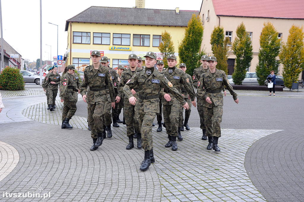 Uroczystość ślubowania i przysięgę uczniów klasy wojskowej I TL