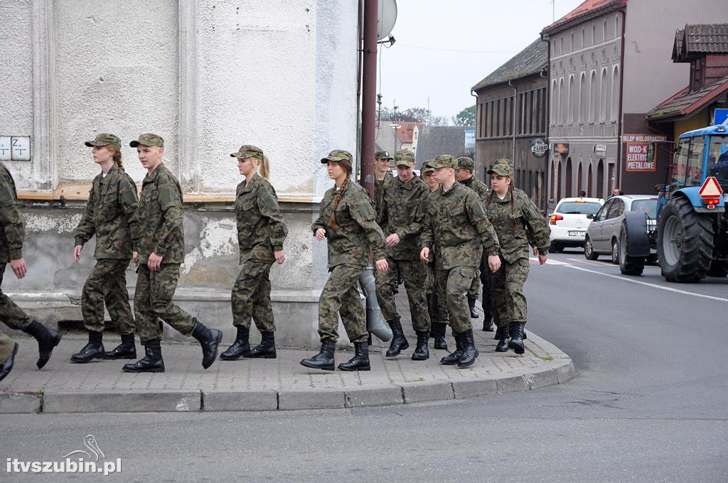 Uroczystość ślubowania i przysięgę uczniów klasy wojskowej I TL