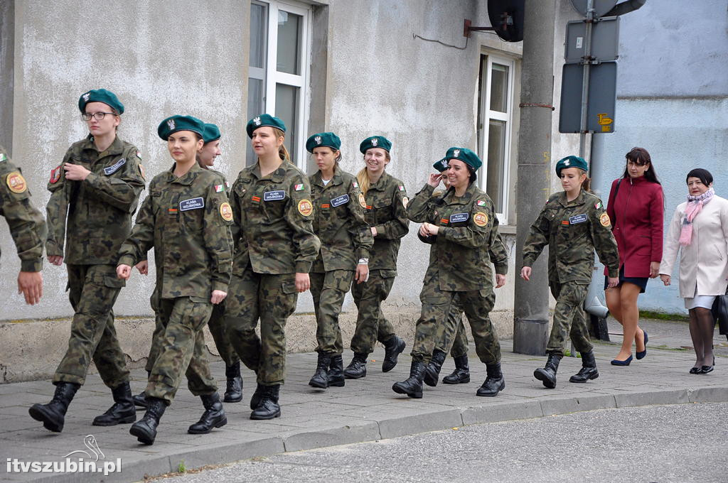 Uroczystość ślubowania i przysięgę uczniów klasy wojskowej I TL