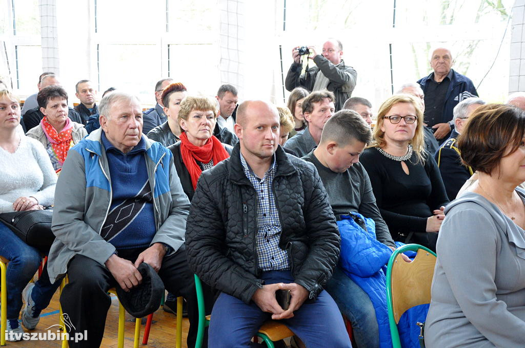 Uroczystość ślubowania i przysięgę uczniów klasy wojskowej I TL