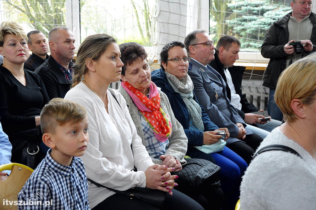 Uroczystość ślubowania i przysięgę uczniów klasy wojskowej I TL