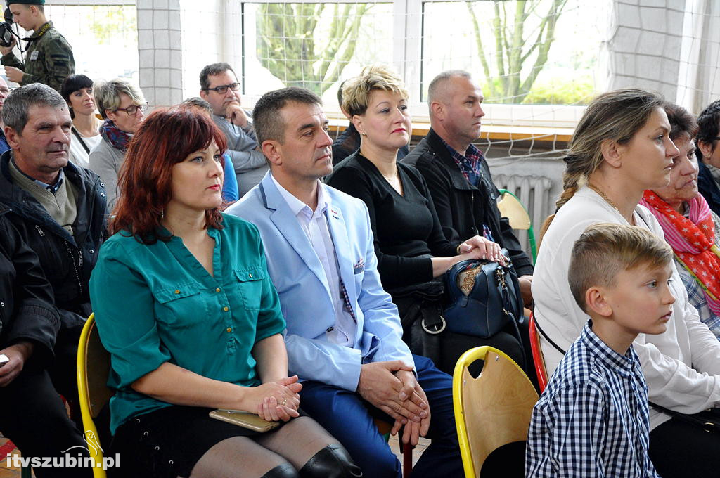 Uroczystość ślubowania i przysięgę uczniów klasy wojskowej I TL