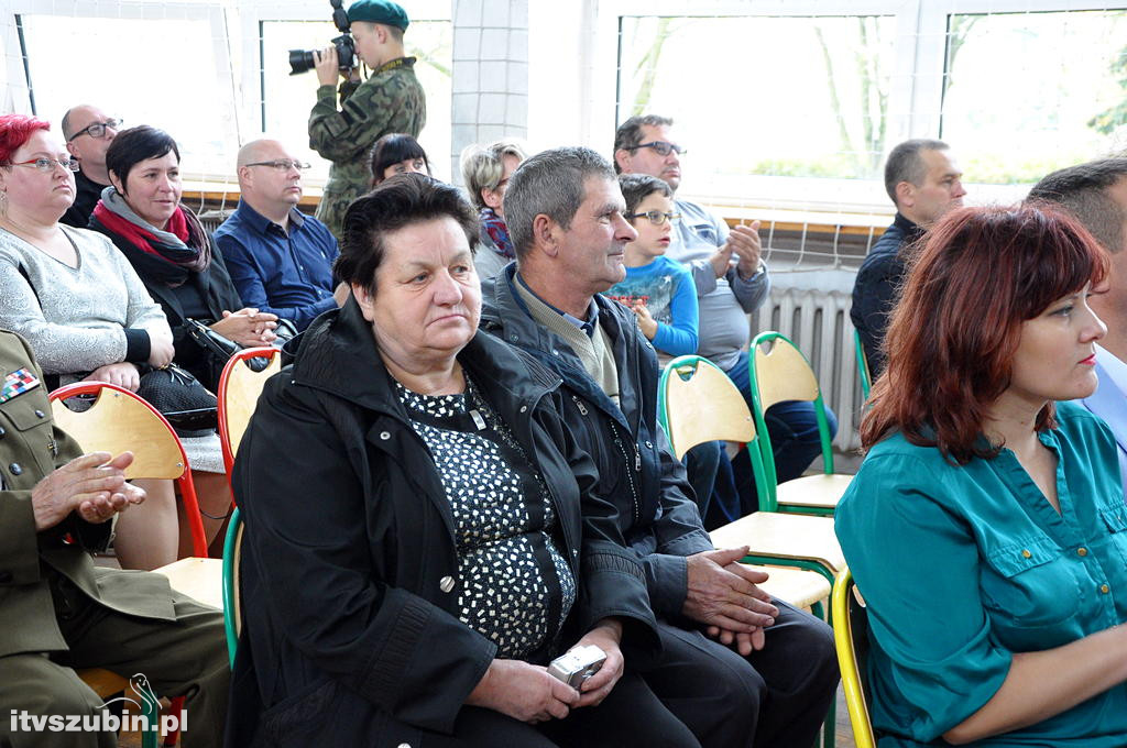 Uroczystość ślubowania i przysięgę uczniów klasy wojskowej I TL