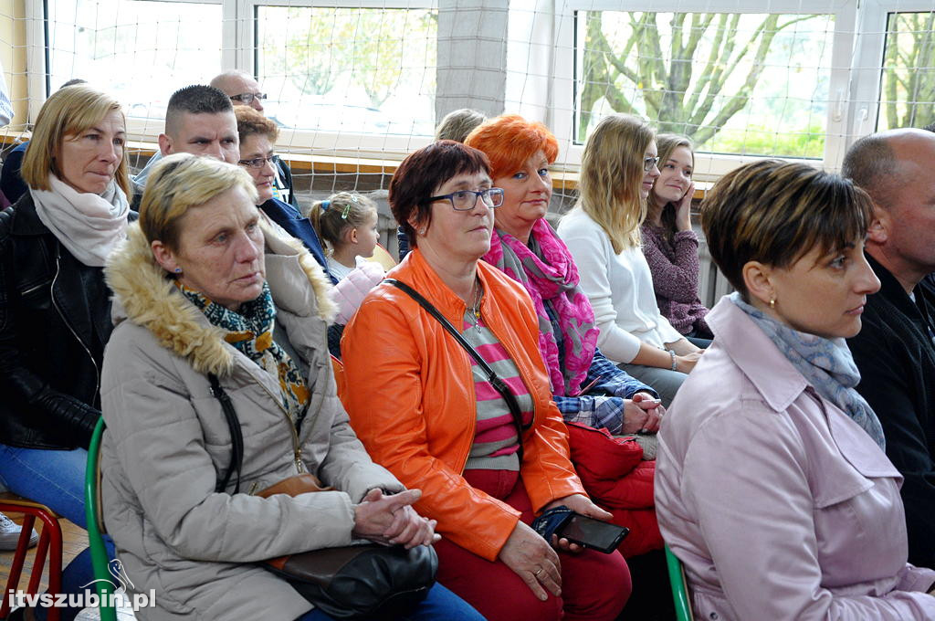Uroczystość ślubowania i przysięgę uczniów klasy wojskowej I TL
