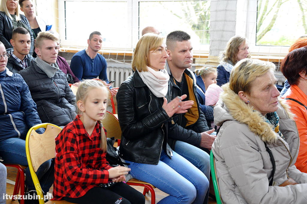 Uroczystość ślubowania i przysięgę uczniów klasy wojskowej I TL