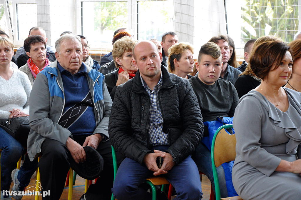 Uroczystość ślubowania i przysięgę uczniów klasy wojskowej I TL