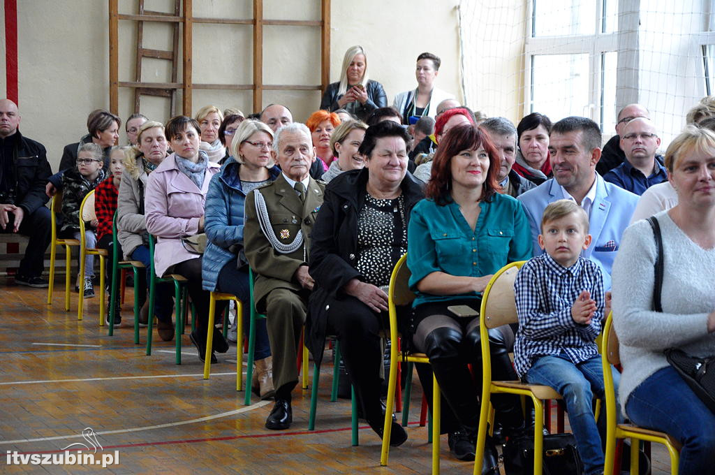 Uroczystość ślubowania i przysięgę uczniów klasy wojskowej I TL