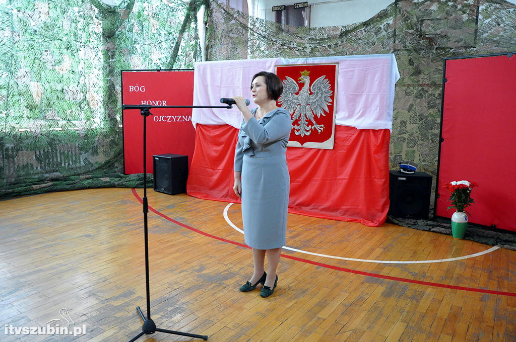 Uroczystość ślubowania i przysięgę uczniów klasy wojskowej I TL