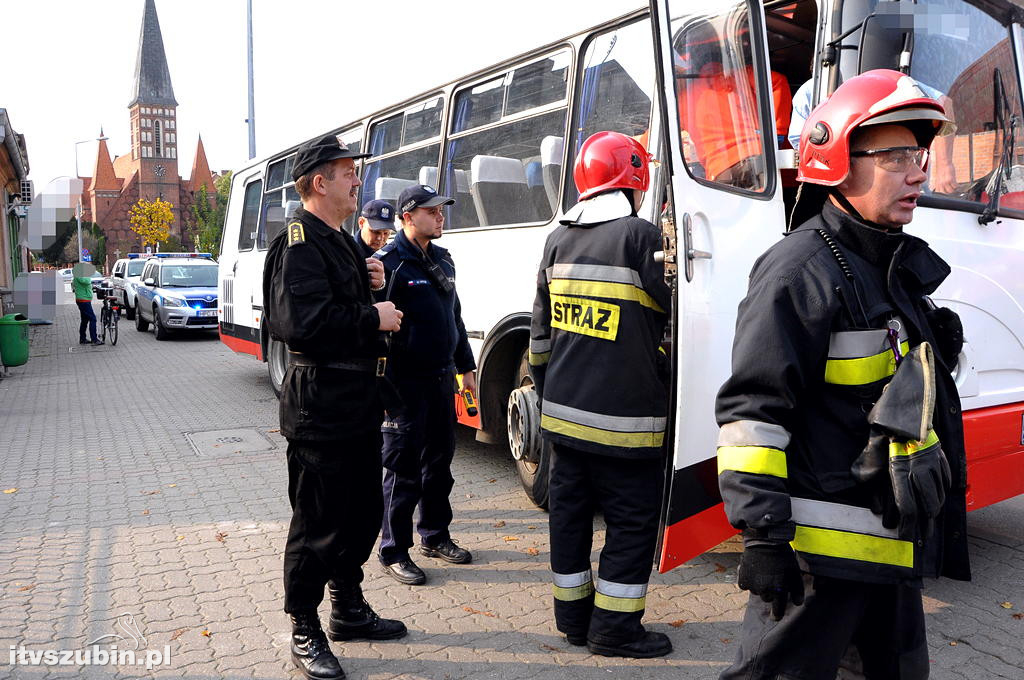 Kolizja autobusu z s/o w centrum Szubina