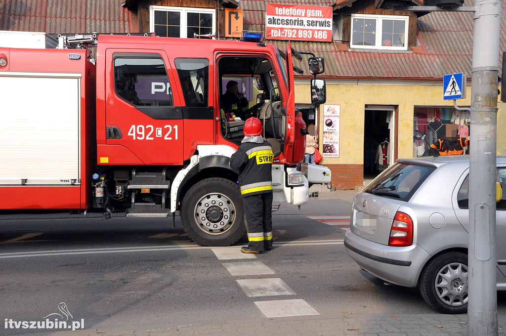 Kolizja autobusu z s/o w centrum Szubina