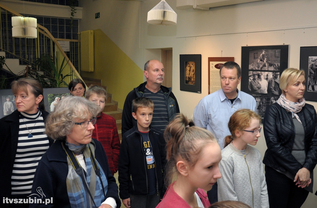 Wystawa Fotograficzna OFLAG 64 obraz z życia jeńców amerykańskich