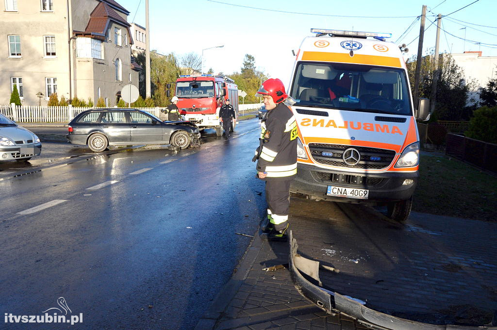 Kolizja przyczyną potrącenia dwóch pieszych