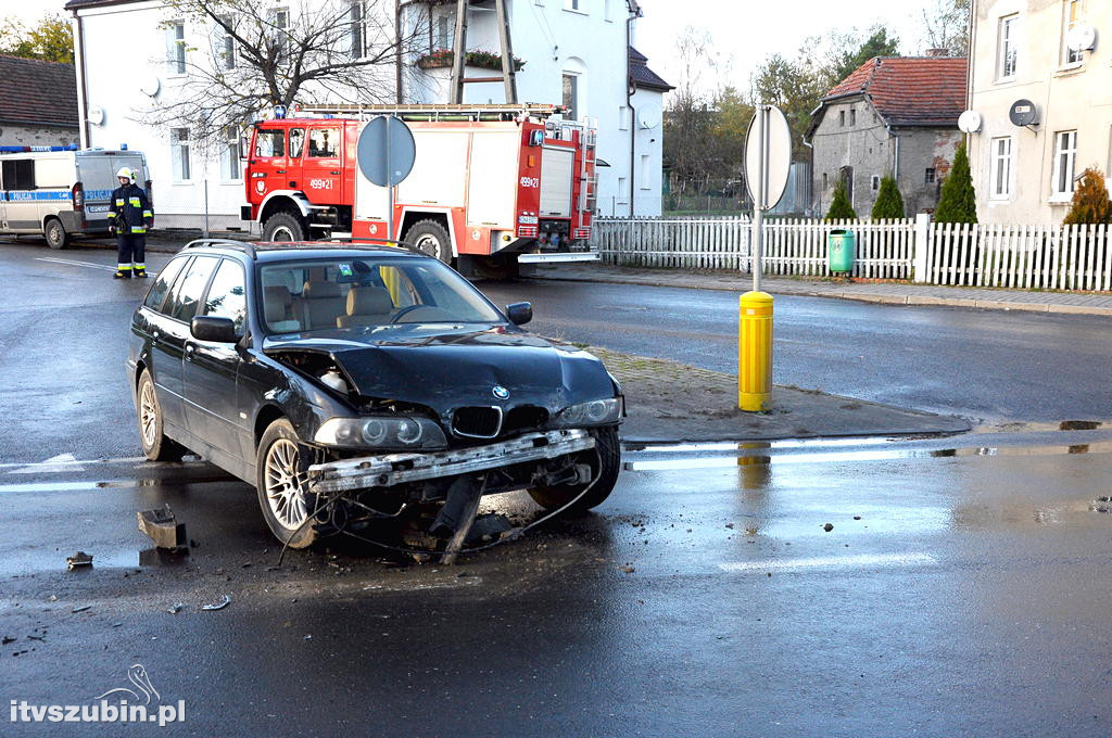 Kolizja przyczyną potrącenia dwóch pieszych
