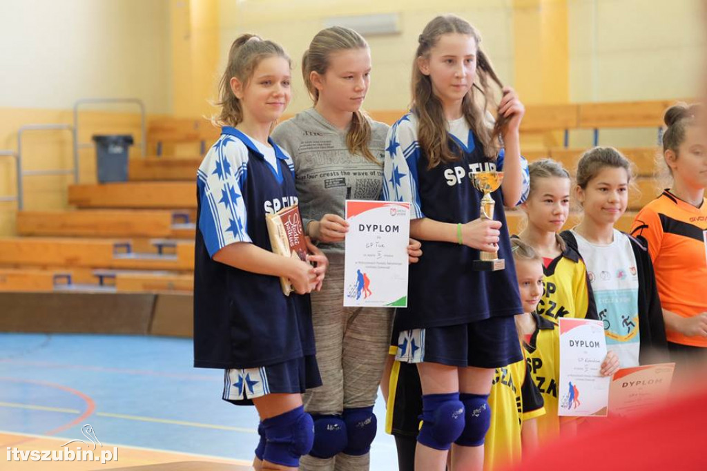 Uczennice z Królikowa pojadą na etap wojewódzki