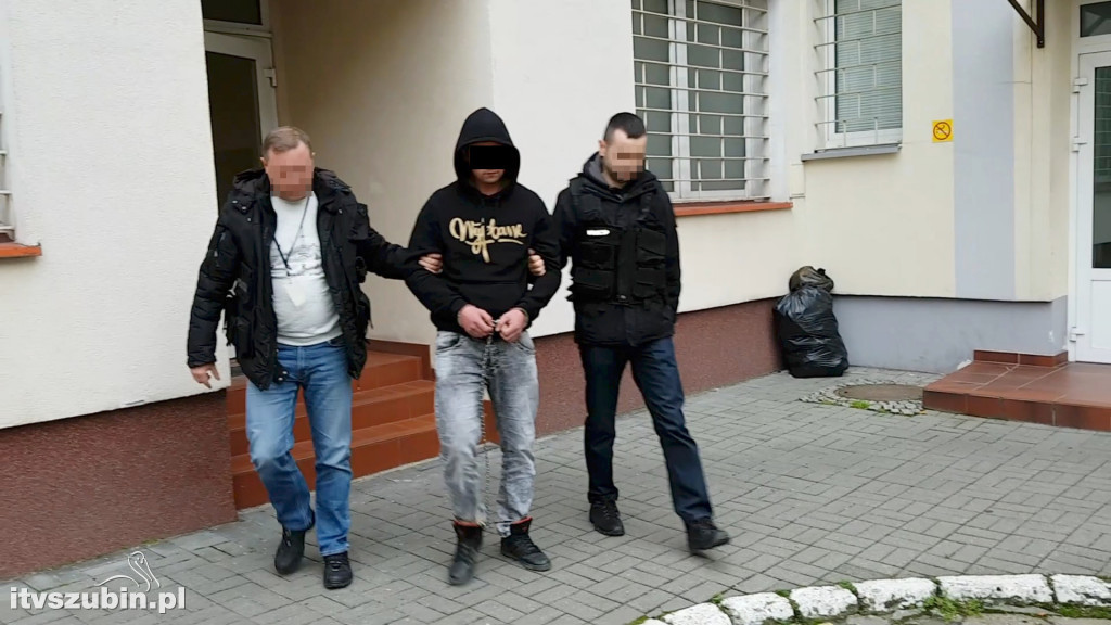Usiłowali wysadzić bankomaty i dostać się do kasy