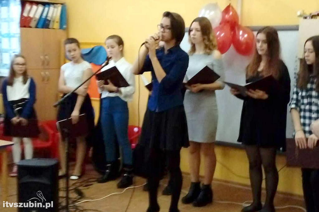 Przedszkolaki z trójki świętowali Odzyskanie Niepodległości