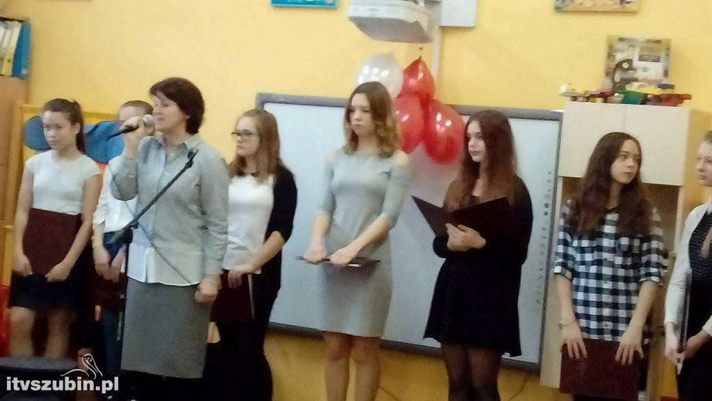 Przedszkolaki z trójki świętowali Odzyskanie Niepodległości