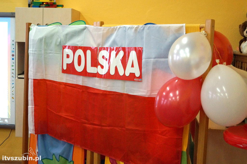 Przedszkolaki z trójki świętowali Odzyskanie Niepodległości