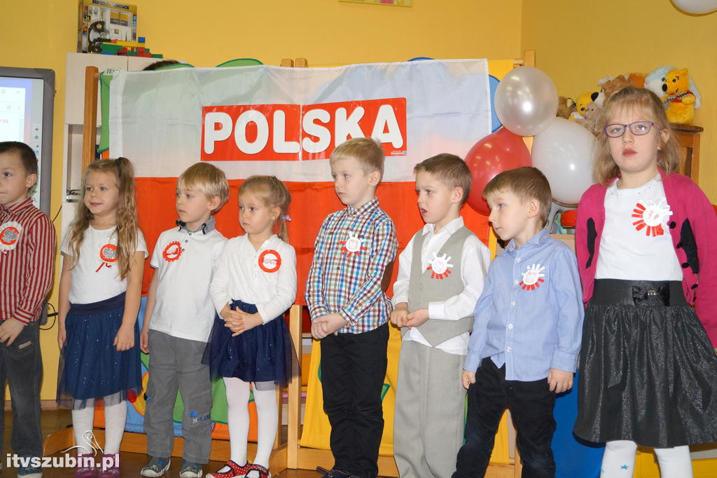 Przedszkolaki z trójki świętowali Odzyskanie Niepodległości