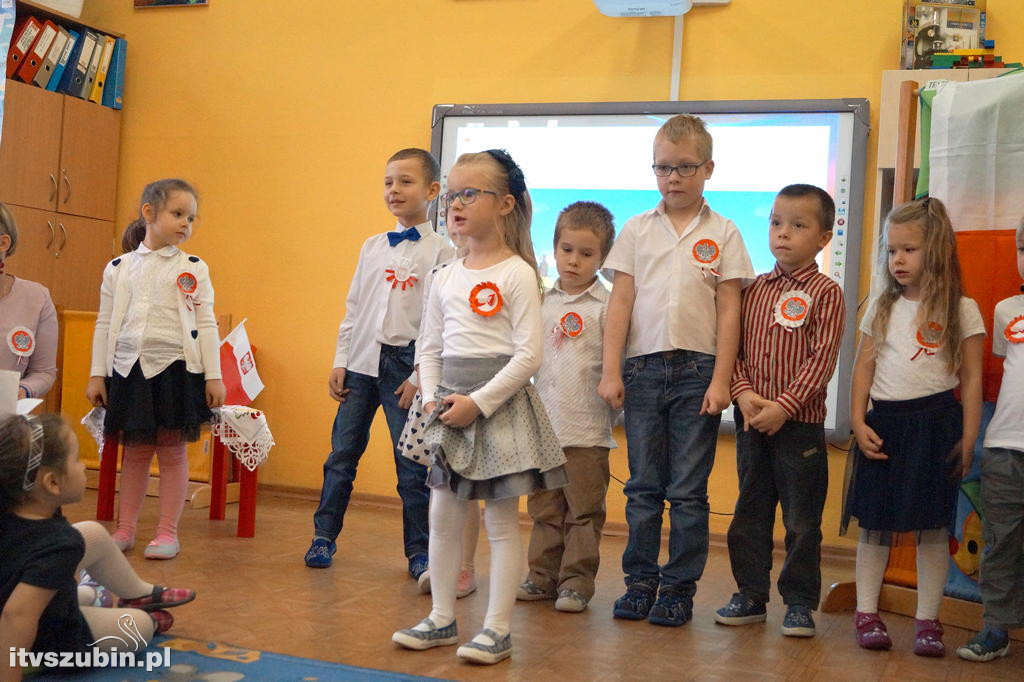 Przedszkolaki z trójki świętowali Odzyskanie Niepodległości