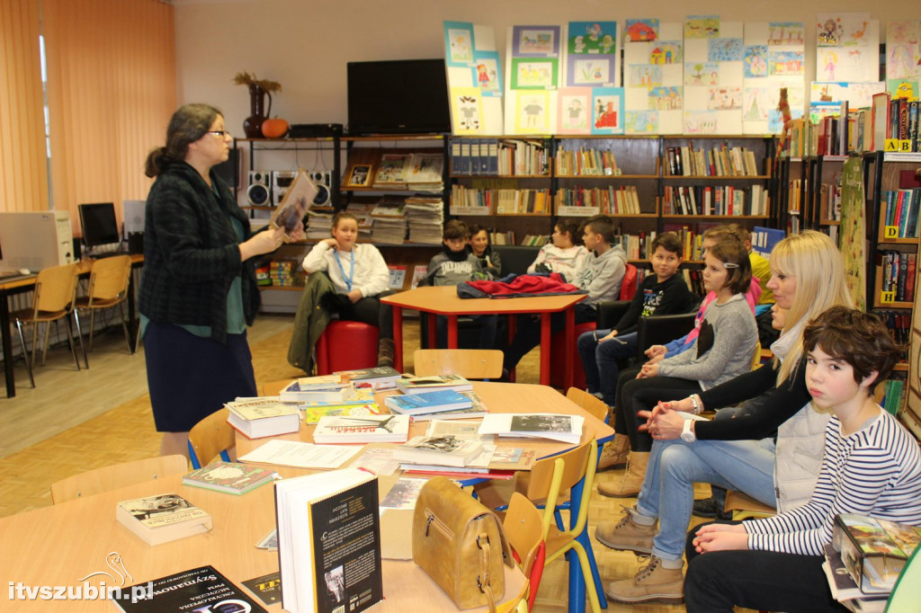 Niepodległa - lekcja  historyczna w RBP