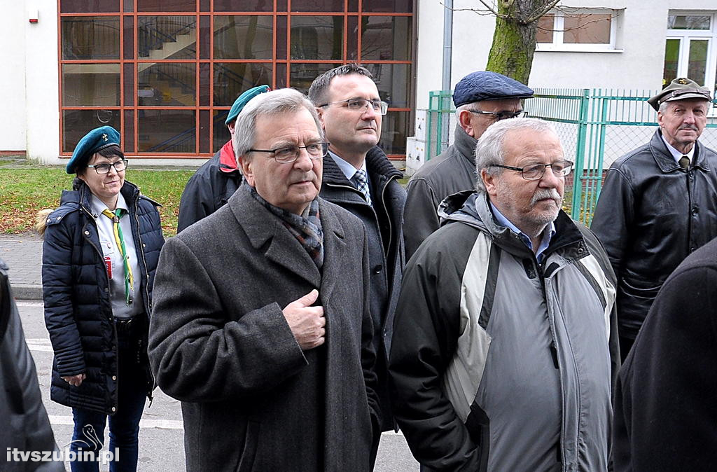 Harcerska tablica na murach MZS