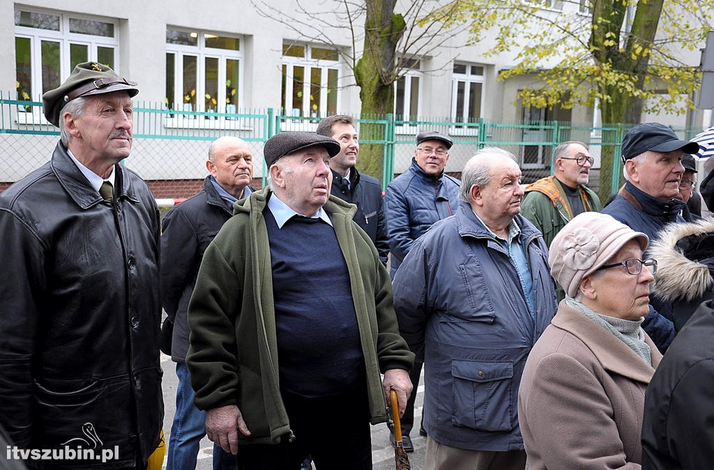 Harcerska tablica na murach MZS