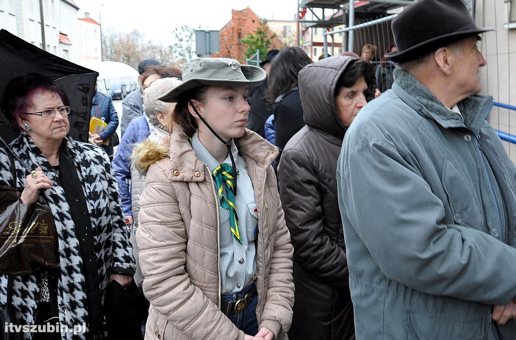 Harcerska tablica na murach MZS