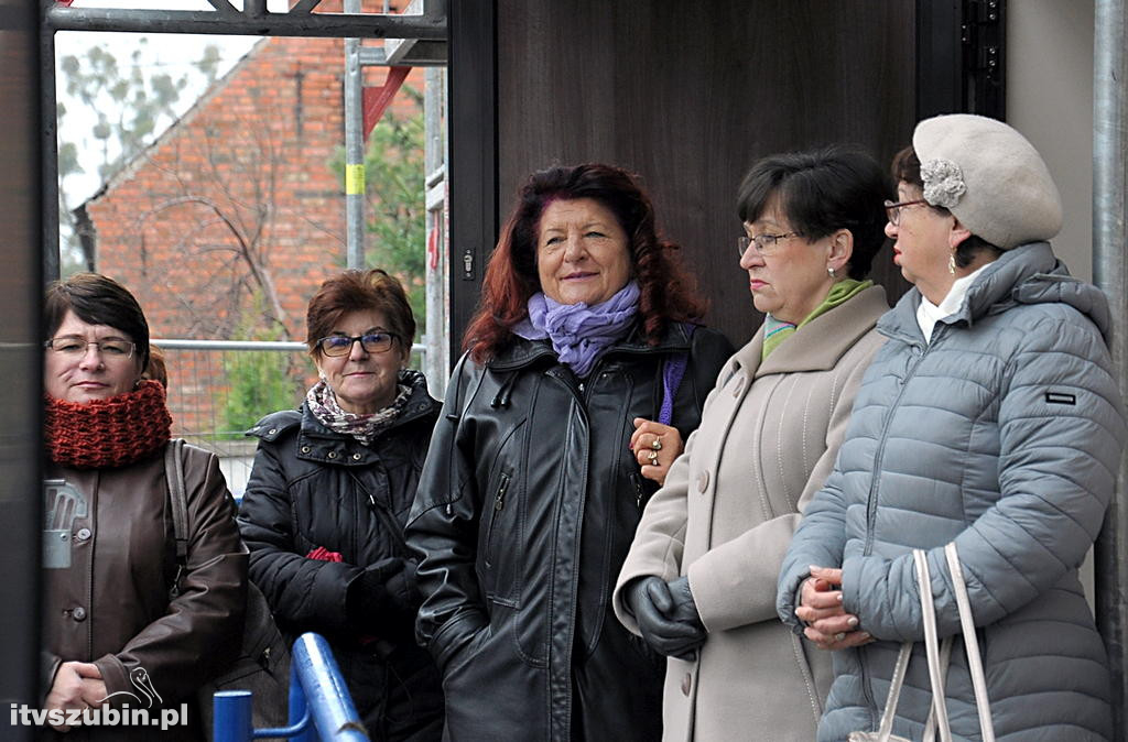 Harcerska tablica na murach MZS