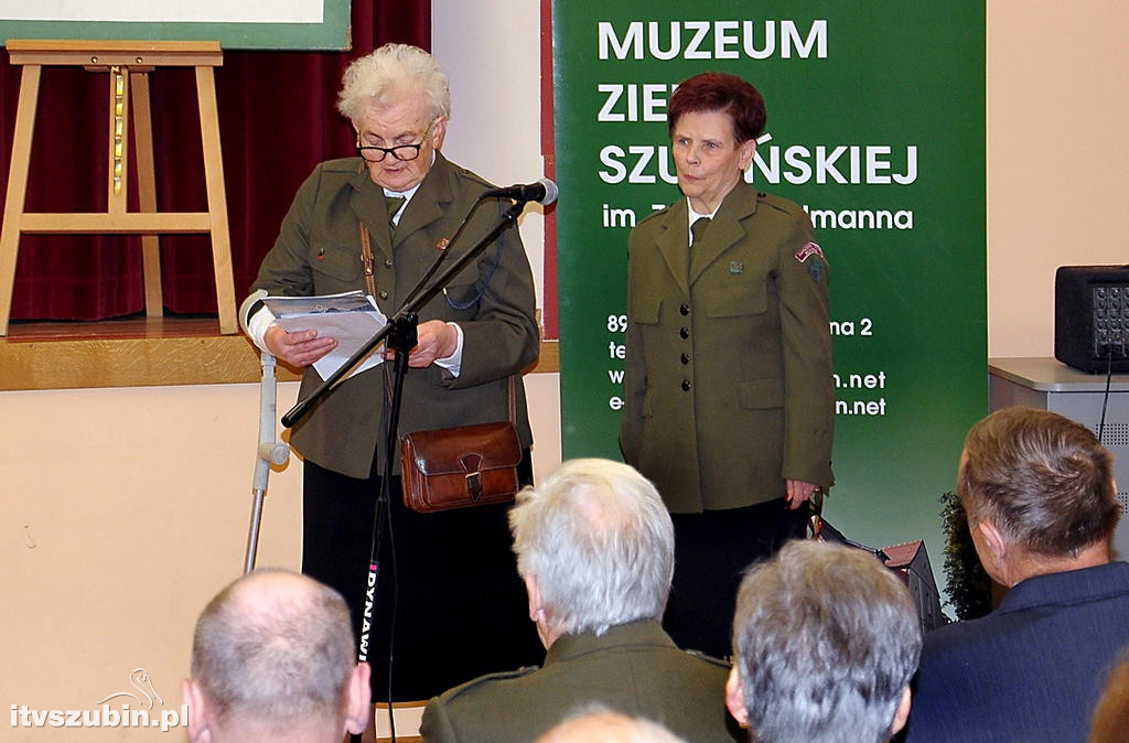 Harcerska tablica na murach MZS