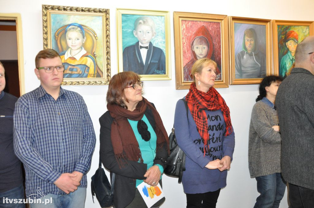 Dziecięce portrety w szubińskiej Galerii Plama's